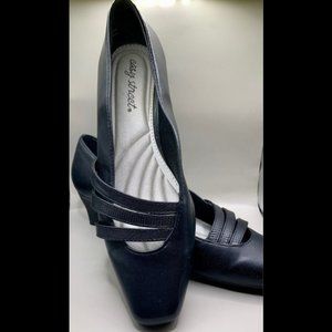 Easy Street Elle Block Heel approx 1/2 to 1 inch Size 7, Like New